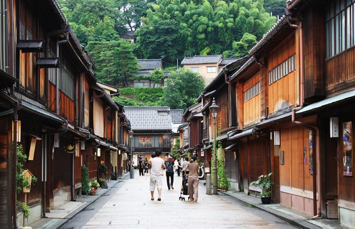 Découvrez la vie des geishas dans le quartier de Higashi Chaya - road-trip au Japon